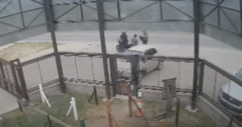 Video: así robaron en cuestión de segundos a un hombre en el Acceso Oeste