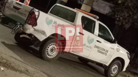 Una camioneta chocó con un móvil municipal de Tránsito en Ruta 7