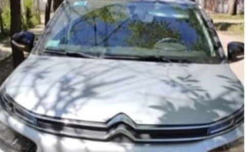 Motochorros asaltaron a dos docentes y les robaron el auto en Pico Rojo