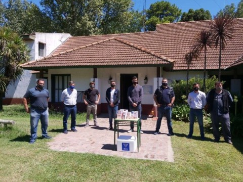 Empresa local realiz&oacute; una donaci&oacute;n a la escuela agropecuaria "El Tejado"