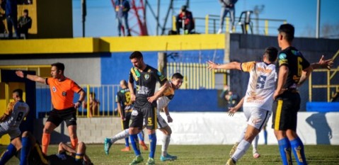 Leandro N. Alem volvi&oacute; a perder y qued&oacute; &uacute;ltimo en la tabla del campeonato