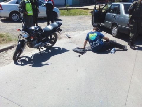 Empleado municipal terminó con golpes tras un choque en Colectora Norte