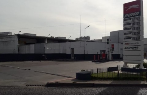 Dejaba su moto en la estación de servicio cercana a La Serenísima para ir a trabajar, pero se la robaron