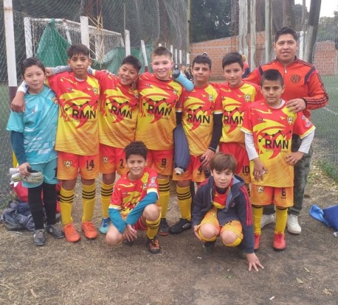 Celebración por los 10 años de una escuelita de fútbol barrial