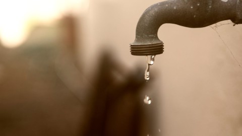 Un problema "de terceros" afectó el servicio de agua en Altos del Oeste
