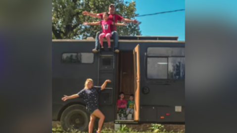 Una familia, un motorhome y un sueño que ni una terrible noticia puede frenar