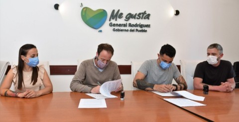 El Municipio firmó convenios con la Provincia para cambiar luminarias y tratar la Protección de la Vivienda