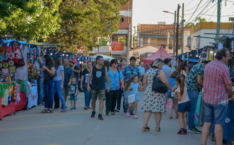 Se vienen dos jornadas de feria en la Plaza Central con shows en vivo