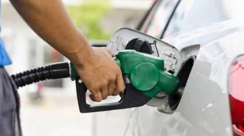 Hoy suben los precios de los combustibles