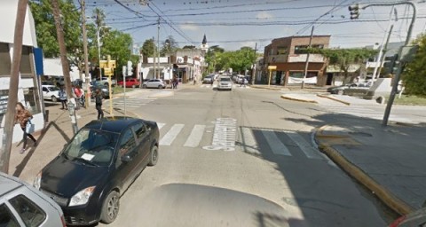 Tensi&oacute;n en el centro: ladr&oacute;n asalt&oacute; a una mujer con un cuchillo y fue reducido por un transe&uacute;nte