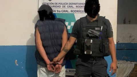 Otro vecino frustró un robo y retuvo al delincuente hasta que llegó la Policía