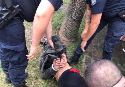 Video: ladr&oacute;n volvi&oacute; a robar en la misma casa luego de 19 d&iacute;as y termin&oacute; capturado por vecinos