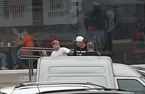 Video: violenta secuencia en el McDonald's de General Rodríguez terminó con un joven demorado