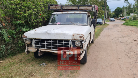 Otro accidente en la mañana del domingo: un hombre caminaba por la R24, lo impactó una F-100 y terminó a 40 metros