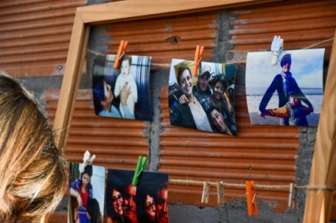 Emotivo homenaje por Luz, la mujer cuya muerte conmocionó al barrio Bicentenario