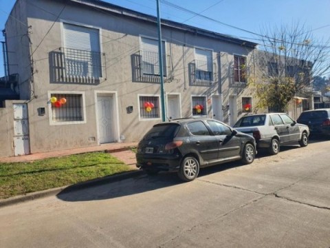 El gesto de un grupo de vecinos con los Bomberos locales en su día