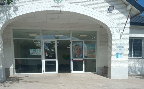 Concejal denunció afiches de propaganda política en establecimientos municipales