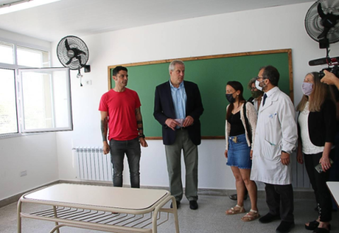 El ministro de Educación de la Nación recorrió la obra finalizada de la Escuela Primaria Nº 19