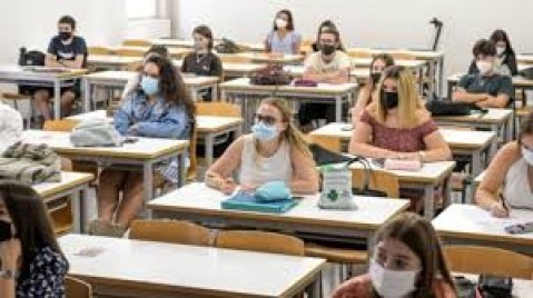 Motochorros, sin límites: asaltaron y le dispararon a una pareja en Avenida Balbín