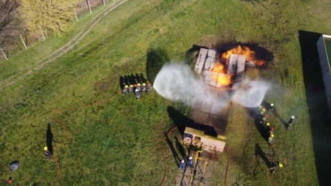 Video: así se capacitan los Bomberos para un escape e incendio de gas a alta presión