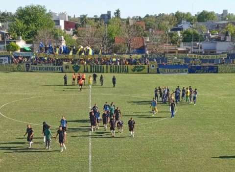 Con el regreso del público a su estadio, Leandro N. Alem igualó con Excursionistas