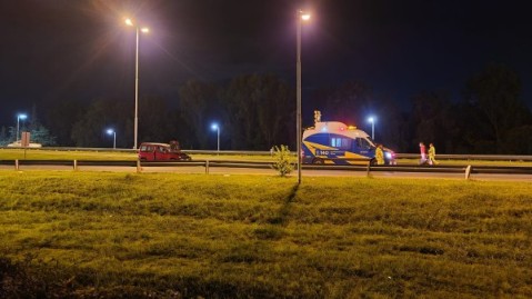 Susto para dos personas que viajaban en una camioneta en la Autopista