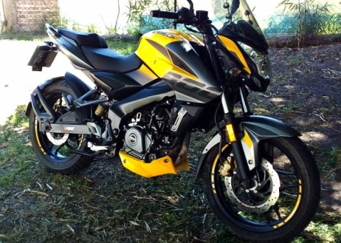 Motochorros lo golpearon para robarle la moto