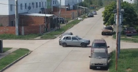 Vídeo: así se produjo un choque y vuelco con heridos en barrio Bicentenario