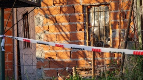 Femicidio en General Rodríguez: la mató a puñaladas, huyó y es buscado por la Policía