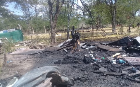 El desesperado pedido de ayuda de una familia de Villa Ita a la que un incendio dejó sin hogar: "Todo ayuda"