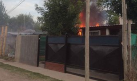Desesperado pedido por una familia que sufrió un voraz incendio: cómo ayudar