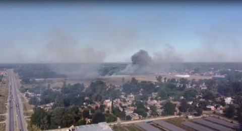 Video: múltiples incendios forestales en General Rodríguez y el calvario de los Bomberos para enfrentarlos