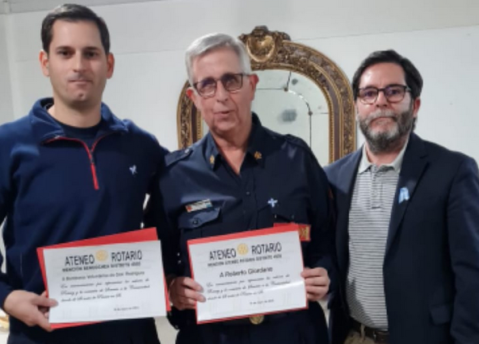 El Rotary Club distinguió a los Bomberos y a su ex jefe, Roberto Giordano