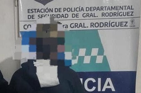 Arrestaron a un joven de 19 a&ntilde;os en un lavadero c&eacute;ntrico y le secuestraron un arma falsa