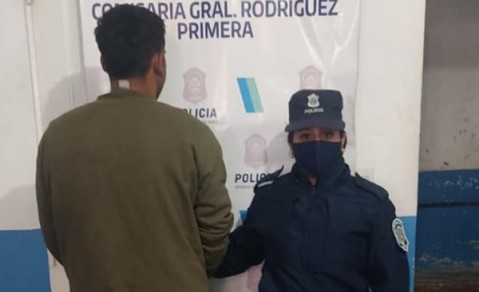 La Policía arrestó a un joven por un caso de violencia de género en barrio Villa San Martín
