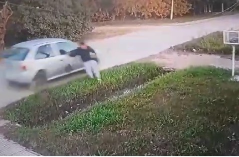 Estremecedor video en General Rodríguez: automovilista atropelló a un joven y se dio a la fuga