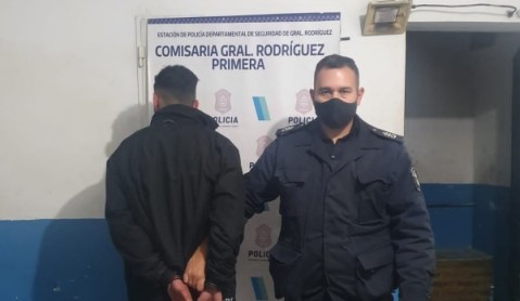 Joven delincuente quiso robar y terminó reducido por los vecinos