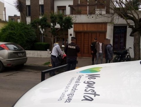Joven motociclista quiso evadir a la Policía, lo persiguieron y terminó arrestado