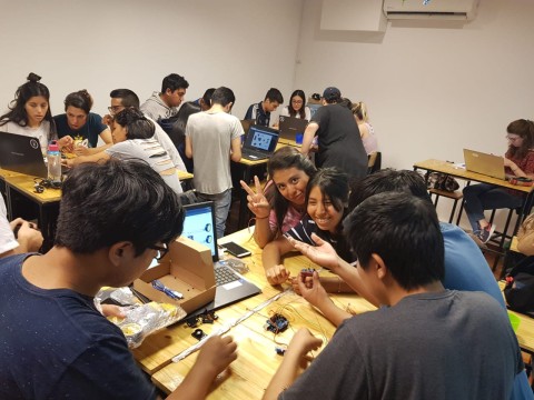 Abre la inscripción a 120 becas gratuitas para un curso de formación en tecnología con salida laboral: cómo anotarse
