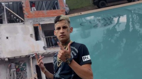 La casa que L-Gante construye en General Rodríguez: tres pisos y "pileta 420"