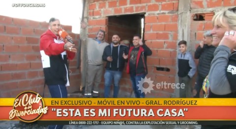 L-Gante mostró el interior de su casa en Gral Rodríguez durante un móvil televisivo