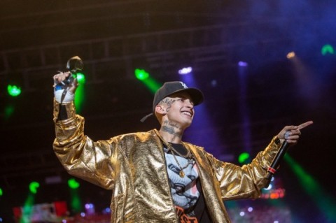 L-Gante colmó Tecnópolis: emoción, la mención sobre su causa, mensaje para los jóvenes y abrazo con ministros