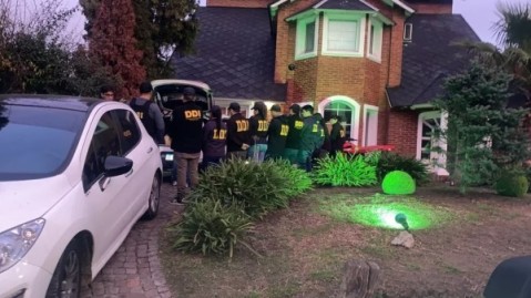 Mientras espera su traslado, qué pasa con la casa de L-Gante en el country de Moreno