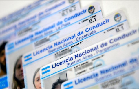 Habilitan a conducir con la licencia digital de la app Mi Argentina en la Provincia