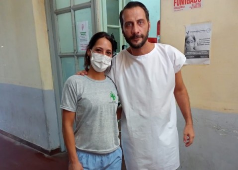 Luciano Cáceres, en los pasillos del Hospital Vicente López durante el rodaje de otra película en General Rodríguez