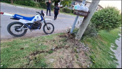 Quién es y cómo está el joven que sufrió peores heridas al chocar en moto contra un poste de luz