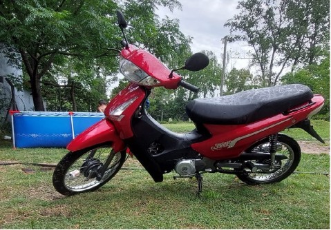 Le robaron la moto frente a un comercio de la zona c&eacute;ntrica