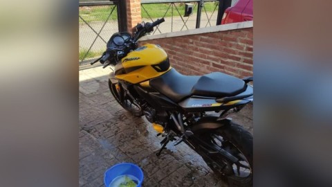 Tras poco más de 24 horas, un vecino recuperó la moto que le habían robado en su casa