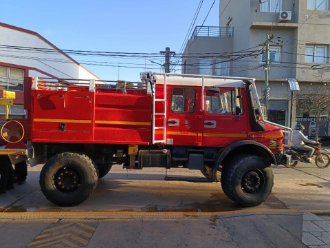 Los Bomberos de General Rodríguez sumaron dos nuevos autombombas para incendios forestales