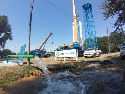 El ministro Katopodis visitó la obra que llevará agua potable a casi 10.000 vecinos de Agua de Oro